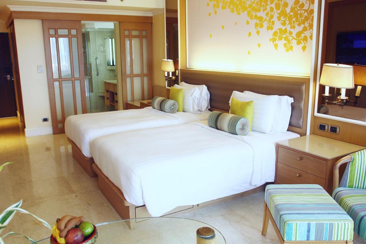Dusit Thani Laguna Phuket Pláž Exteriér fotografie A room at the Shangri-La Hotel, Kuala Lumpur