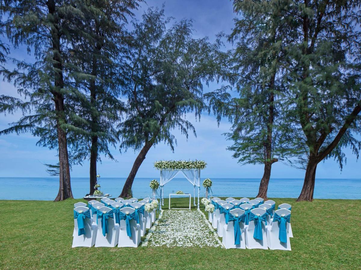 Dusit Thani Laguna Phuket Pláž Pokoj fotografie The lawn at the Royal Cliff Beach Hotel